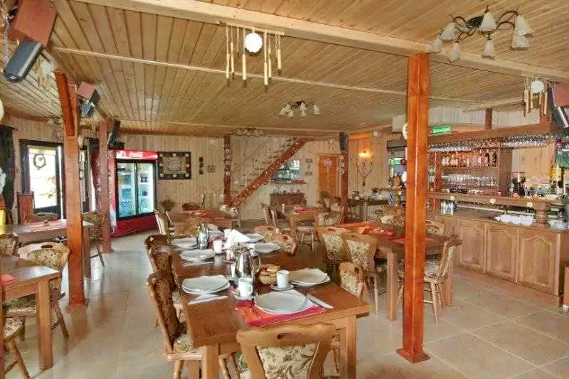 Crișan Cazare | Motel (K1335-7) Imaginea poate fi supusă drepturilor de autor. Se recomandă contactarea titularului drepturilor.