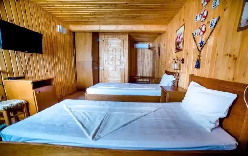 Crișan Cazare | Motel (K1335-9) Imaginea poate fi supusă drepturilor de autor. Se recomandă contactarea titularului drepturilor.