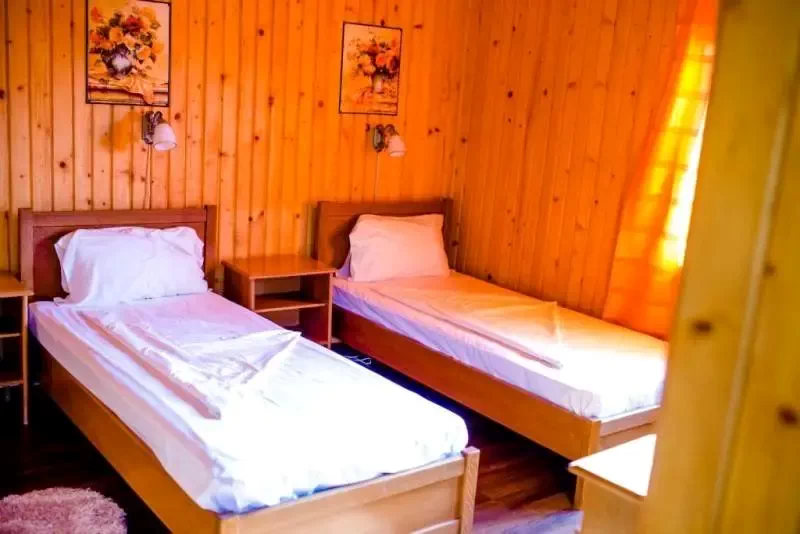 Crișan Cazare | Motel (K1335-13) Imaginea poate fi supusă drepturilor de autor. Se recomandă contactarea titularului drepturilor.