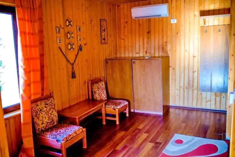 Crișan Cazare | Motel (K1335-17) Imaginea poate fi supusă drepturilor de autor. Se recomandă contactarea titularului drepturilor.