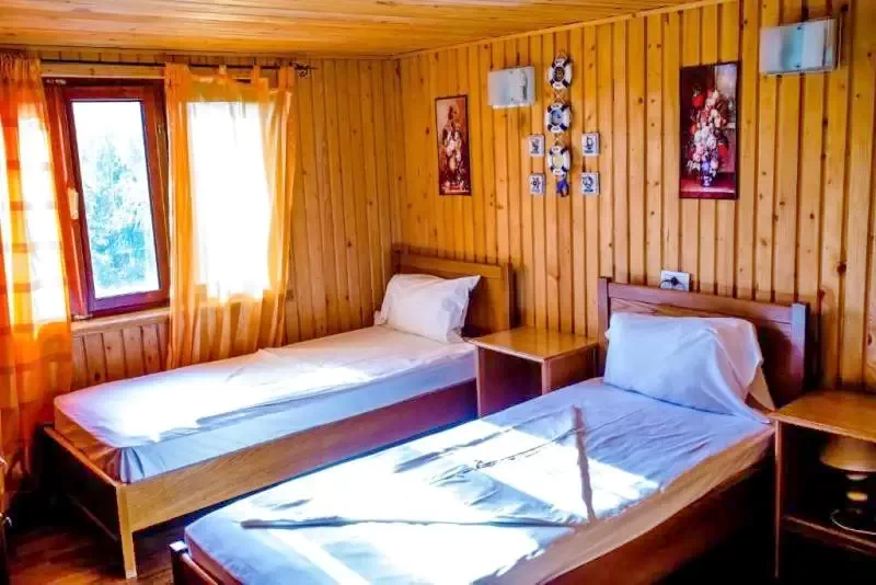 Crișan Cazare | Motel (K1335-18) Imaginea poate fi supusă drepturilor de autor. Se recomandă contactarea titularului drepturilor.