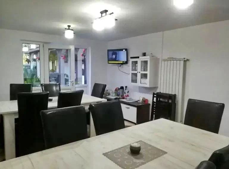  Szállás | Motel (K1294-3) A kép szerzői jogvédelem alatt állhat. Javasolt a kapcsolatfelvétel a jog tulajdonossal.