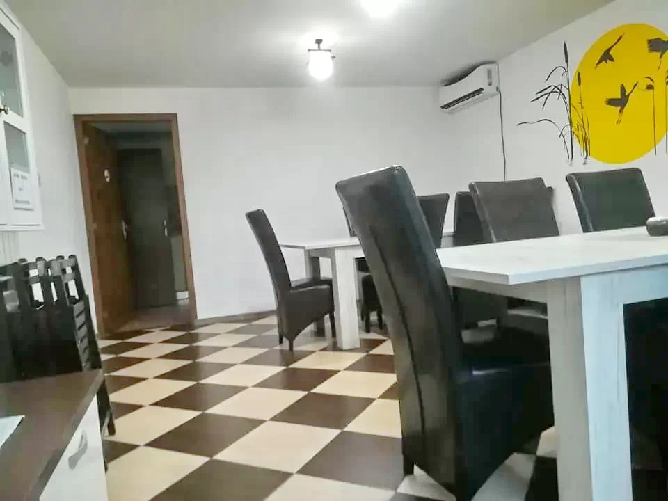 Mila 23 Cazare | Motel (K1294-4) Imaginea poate fi supusă drepturilor de autor. Se recomandă contactarea titularului drepturilor.