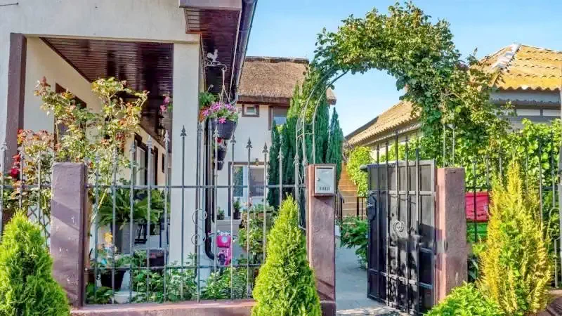 Mila 23 Cazare | Motel (K1294-5) Imaginea poate fi supusă drepturilor de autor. Se recomandă contactarea titularului drepturilor.