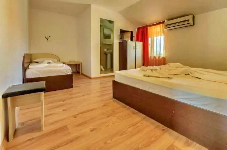  Szállás | Motel (K1294-7) A kép szerzői jogvédelem alatt állhat. Javasolt a kapcsolatfelvétel a jog tulajdonossal.