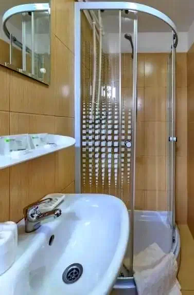 Mila 23 Cazare | Motel (K1294-8) Imaginea poate fi supusă drepturilor de autor. Se recomandă contactarea titularului drepturilor.