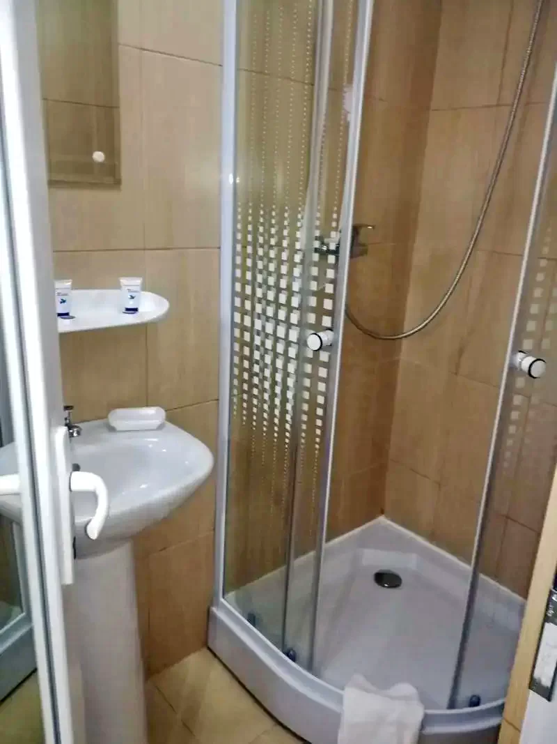 Mila 23 Cazare | Motel (K1294-11) Imaginea poate fi supusă drepturilor de autor. Se recomandă contactarea titularului drepturilor.