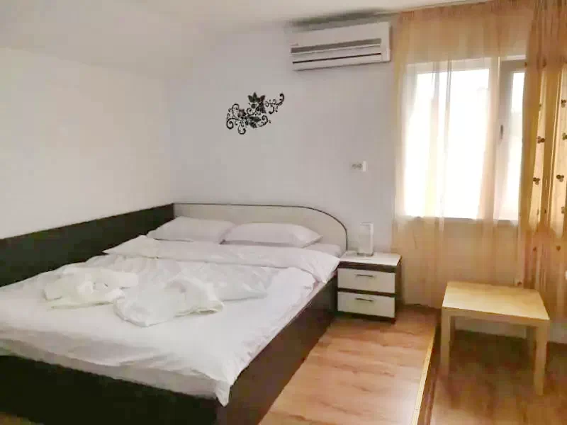 Mila 23 Cazare | Motel (K1294-12) Imaginea poate fi supusă drepturilor de autor. Se recomandă contactarea titularului drepturilor.