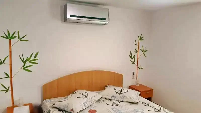 Mila 23 Cazare | Motel (K1304-12) Imaginea poate fi supusă drepturilor de autor. Se recomandă contactarea titularului drepturilor.