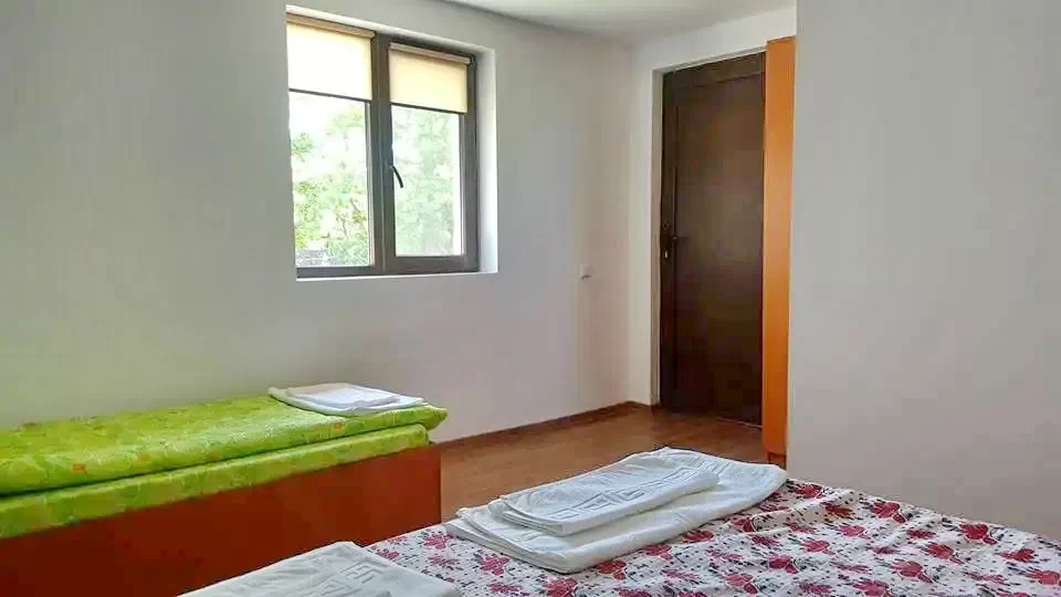 Mila 23 Cazare | Motel (K1304-14) Imaginea poate fi supusă drepturilor de autor. Se recomandă contactarea titularului drepturilor.