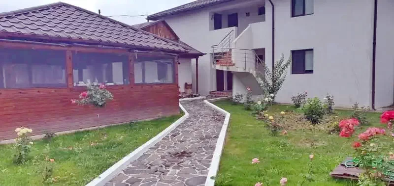 Mila 23 Cazare | Motel (K1304-34) Imaginea poate fi supusă drepturilor de autor. Se recomandă contactarea titularului drepturilor.