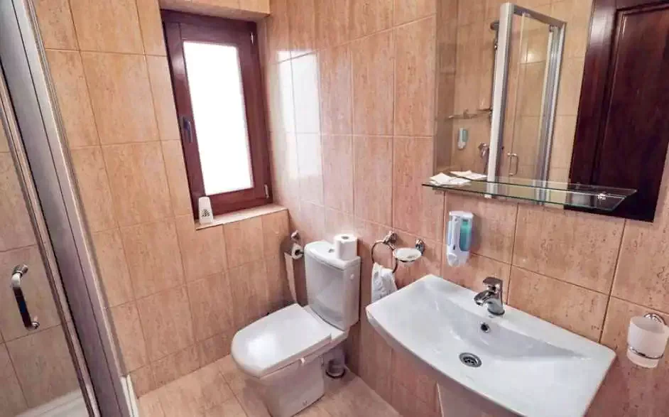 Mila 23 Cazare | Motel (K1297-16) Imaginea poate fi supusă drepturilor de autor. Se recomandă contactarea titularului drepturilor.