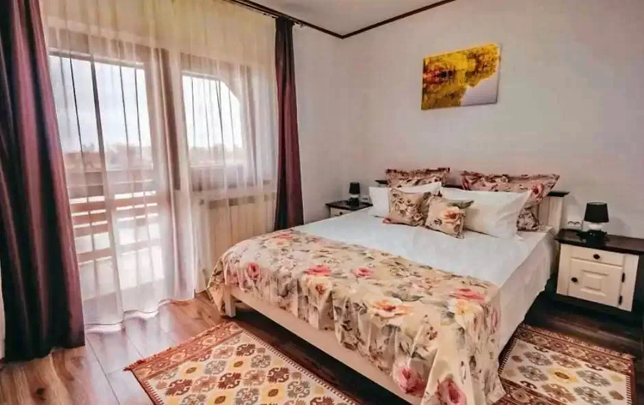 Mila 23 Cazare | Motel (K1297-19) Imaginea poate fi supusă drepturilor de autor. Se recomandă contactarea titularului drepturilor.