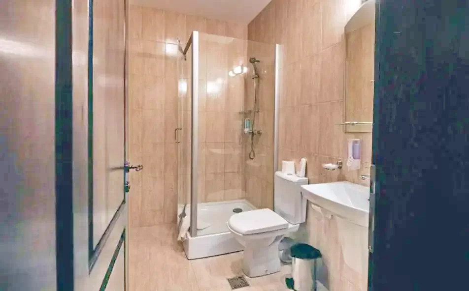 Mila 23 Cazare | Motel (K1297-26) Imaginea poate fi supusă drepturilor de autor. Se recomandă contactarea titularului drepturilor.