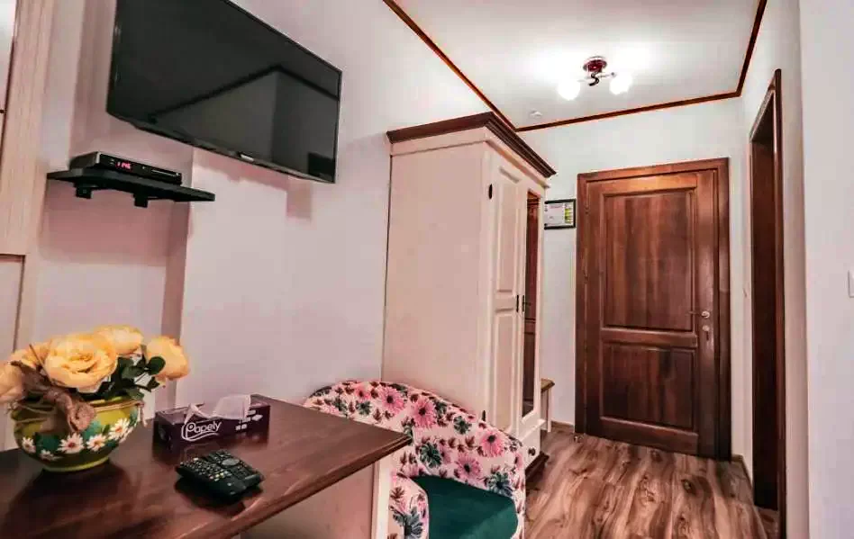 Mila 23 Cazare | Motel (K1297-28) Imaginea poate fi supusă drepturilor de autor. Se recomandă contactarea titularului drepturilor.