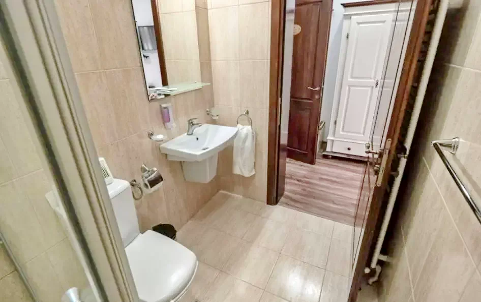  Szállás | Motel (K1297-29) A kép szerzői jogvédelem alatt állhat. Javasolt a kapcsolatfelvétel a jog tulajdonossal.