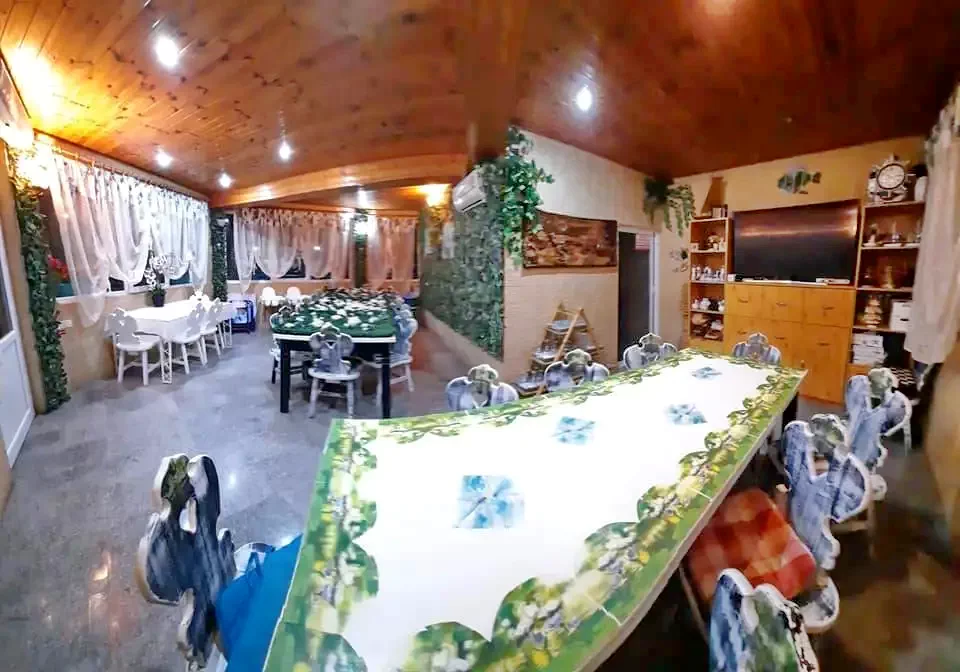 Mila 23 Cazare | Motel (K1296-2) Imaginea poate fi supusă drepturilor de autor. Se recomandă contactarea titularului drepturilor.