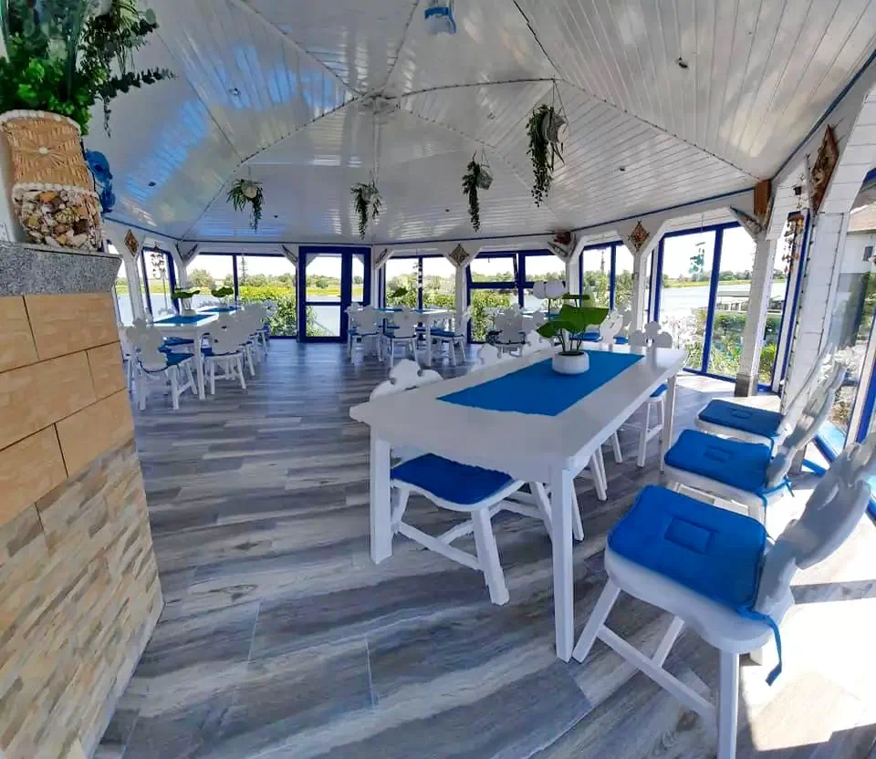 Mila 23 Cazare | Motel (K1296-4) Imaginea poate fi supusă drepturilor de autor. Se recomandă contactarea titularului drepturilor.