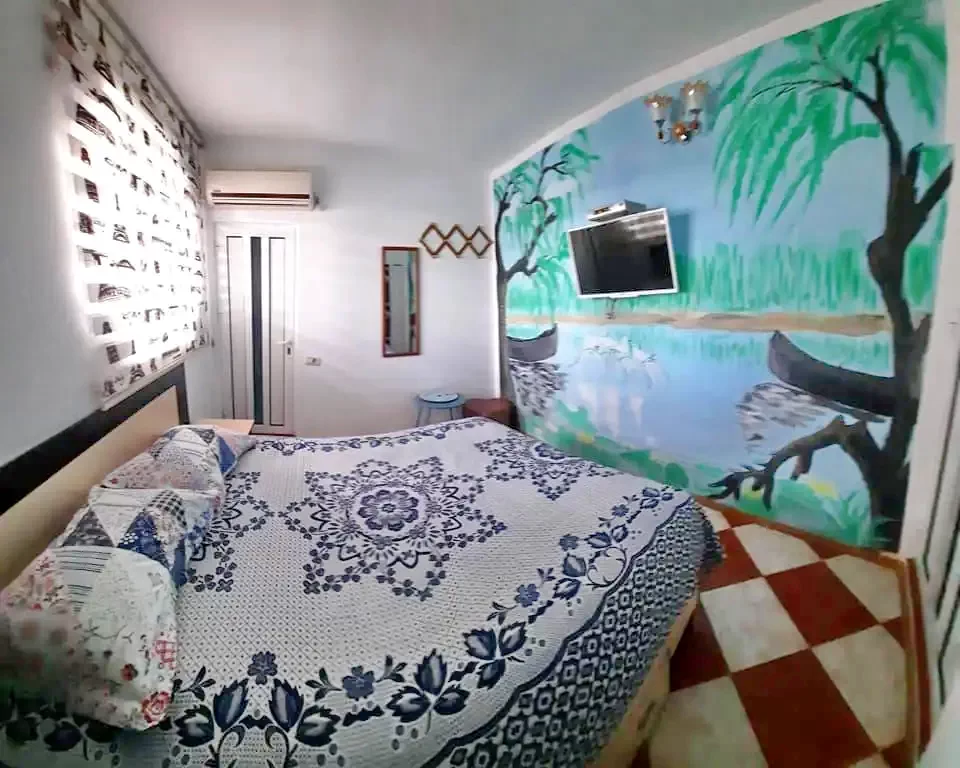 Mila 23 Cazare | Motel (K1296-19) Imaginea poate fi supusă drepturilor de autor. Se recomandă contactarea titularului drepturilor.