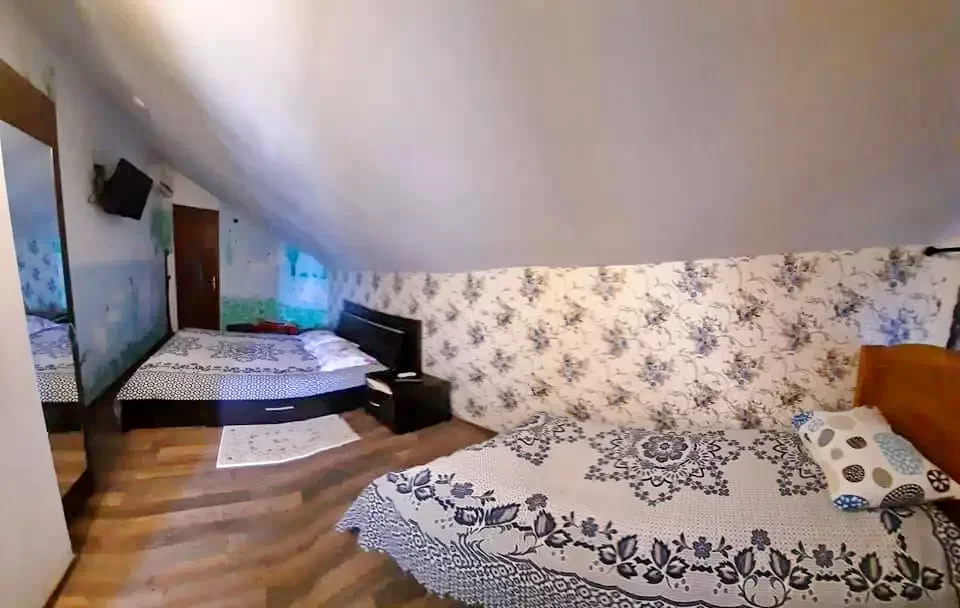 Mila 23 Cazare | Motel (K1296-25) Imaginea poate fi supusă drepturilor de autor. Se recomandă contactarea titularului drepturilor.