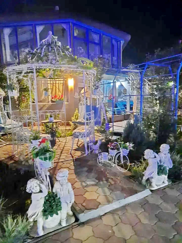 Mila 23 Cazare | Motel (K1296-52) Imaginea poate fi supusă drepturilor de autor. Se recomandă contactarea titularului drepturilor.