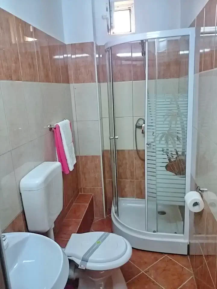 Băile Felix Cazare | Motel (K0708-19) Imaginea poate fi supusă drepturilor de autor. Se recomandă contactarea titularului drepturilor.