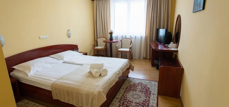 Miercurea Ciuc Cazare | Hotel*** (K1460-58) Imaginea poate fi supusă drepturilor de autor. Se recomandă contactarea titularului drepturilor.