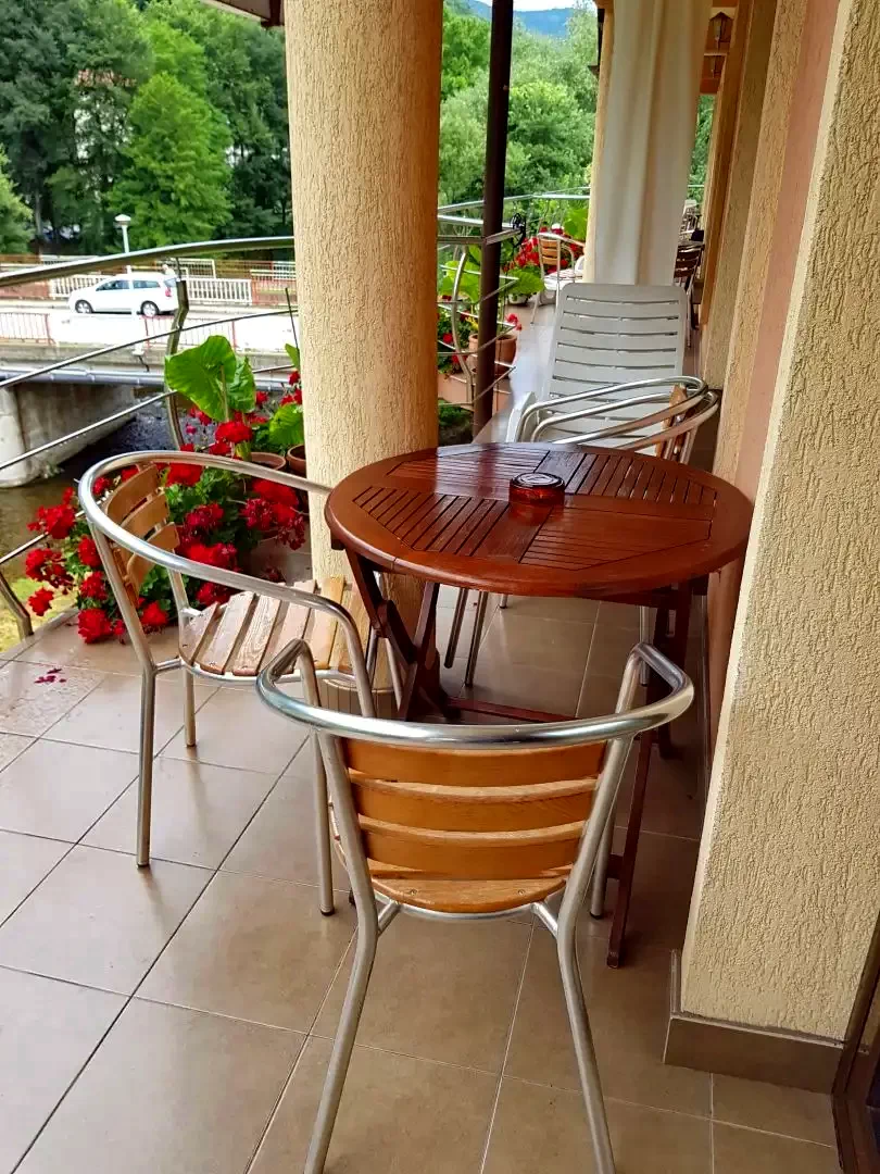 Băile Herculane Cazare | Motel (K1397-11) Imaginea poate fi supusă drepturilor de autor. Se recomandă contactarea titularului drepturilor.