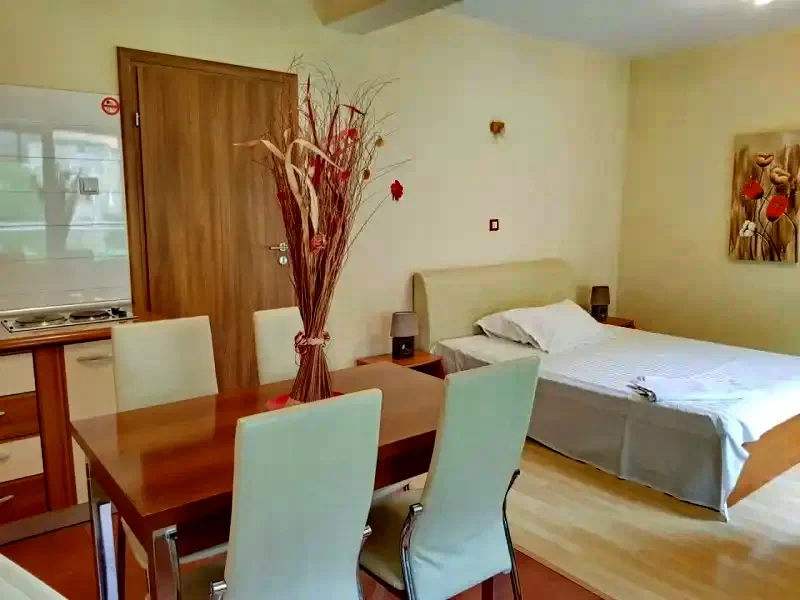 Herkulesfürdő Szállás | Motel (K1397-13) A kép szerzői jogvédelem alatt állhat. Javasolt a kapcsolatfelvétel a jog tulajdonossal.