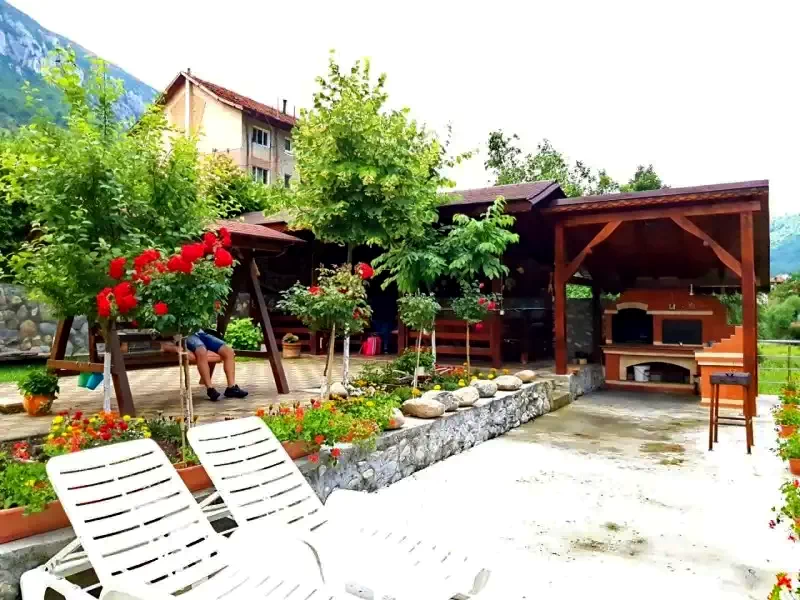 Băile Herculane Cazare | Motel (K1397-30) Imaginea poate fi supusă drepturilor de autor. Se recomandă contactarea titularului drepturilor.