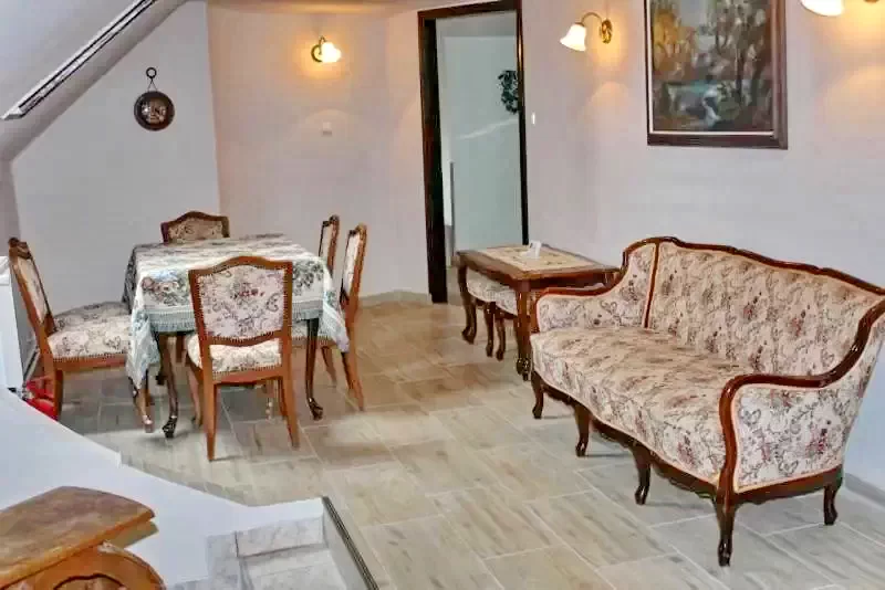 Mișcolț Cazare | Casă de apartamente (K0858-4) Imaginea poate fi supusă drepturilor de autor. Se recomandă contactarea titularului drepturilor.