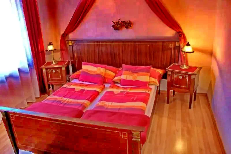 Mișcolț Cazare | Bungalow (K0858-10) Imaginea poate fi supusă drepturilor de autor. Se recomandă contactarea titularului drepturilor.