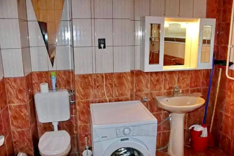 Mișcolț Cazare | Casă de apartamente (K0858-16) Imaginea poate fi supusă drepturilor de autor. Se recomandă contactarea titularului drepturilor.