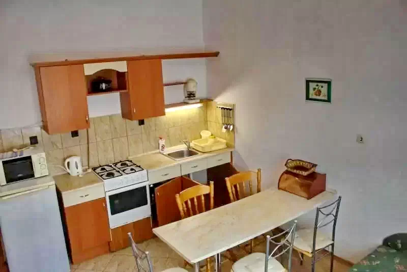 Mișcolț Cazare | Bungalow (K0858-19) Imaginea poate fi supusă drepturilor de autor. Se recomandă contactarea titularului drepturilor.