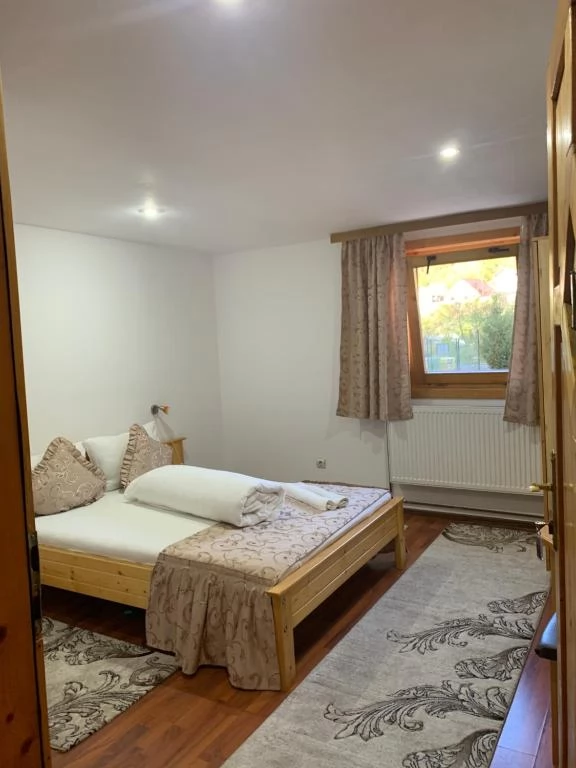 Săsciori Cazare | Motel (K0697-16) Imaginea poate fi supusă drepturilor de autor. Se recomandă contactarea titularului drepturilor.