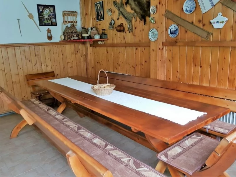 Săsciori Cazare | Motel (K0697-23) Imaginea poate fi supusă drepturilor de autor. Se recomandă contactarea titularului drepturilor.