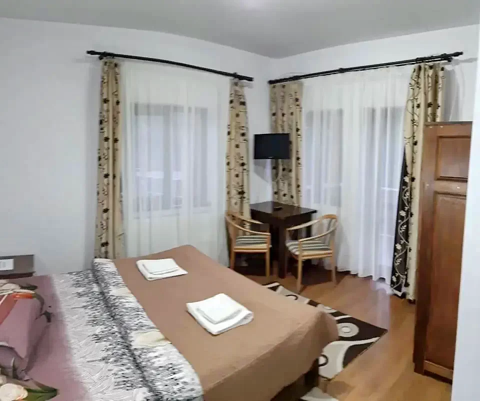 Colibița Cazare | Motel (K1278-16) Imaginea poate fi supusă drepturilor de autor. Se recomandă contactarea titularului drepturilor.