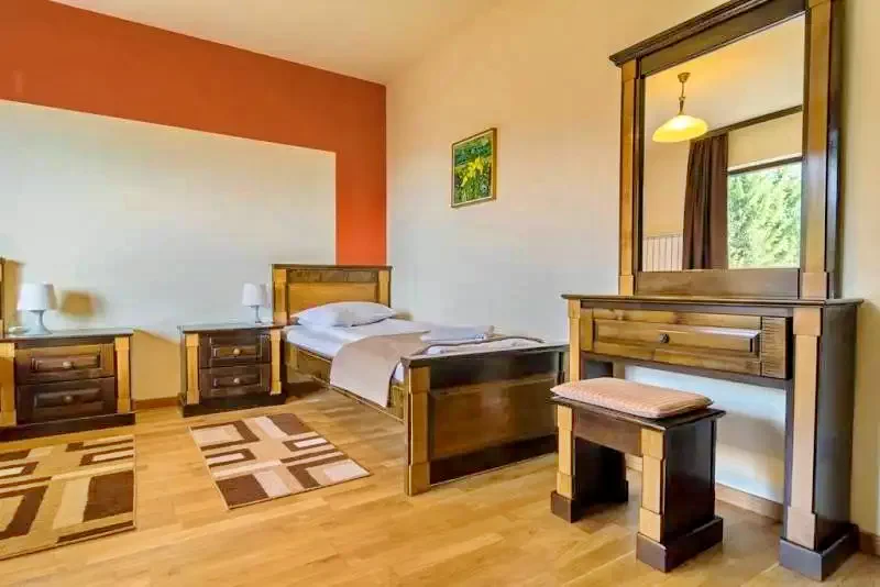 Colibița Cazare | Motel (K1281-12) Imaginea poate fi supusă drepturilor de autor. Se recomandă contactarea titularului drepturilor.