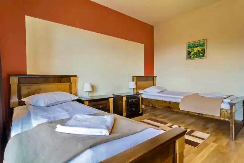 Colibița Cazare | Motel (K1281-16) Imaginea poate fi supusă drepturilor de autor. Se recomandă contactarea titularului drepturilor.