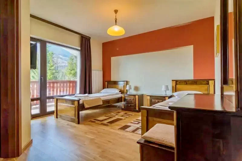 Colibița Cazare | Motel (K1281-17) Imaginea poate fi supusă drepturilor de autor. Se recomandă contactarea titularului drepturilor.