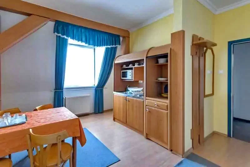 Mișcolț Cazare | Hotel*** (K0856-22) Imaginea poate fi supusă drepturilor de autor. Se recomandă contactarea titularului drepturilor.