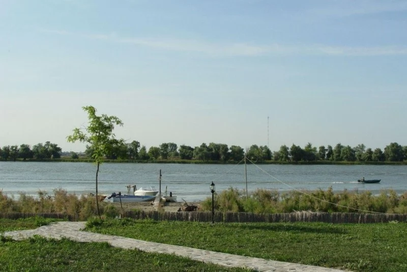 Chilia Veche Cazare | Motel (K1486-33) Imaginea poate fi supusă drepturilor de autor. Se recomandă contactarea titularului drepturilor.