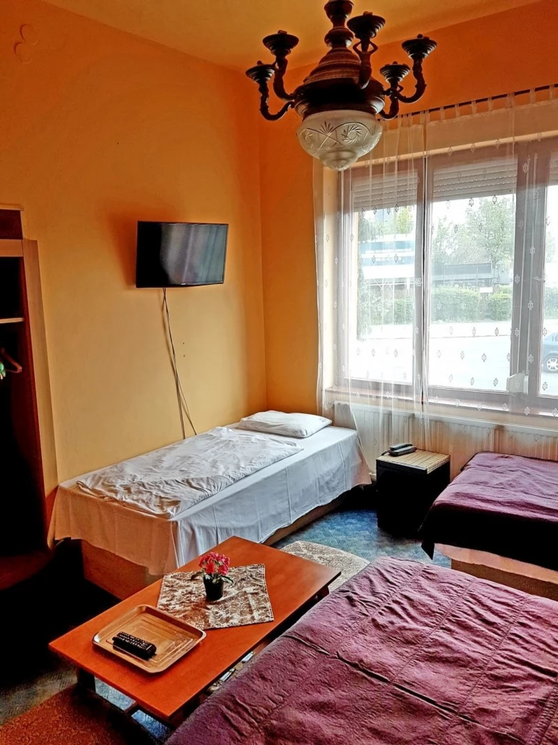 Budapesta Cazare | Hotel** (K1055-35) Imaginea poate fi supusă drepturilor de autor. Se recomandă contactarea titularului drepturilor.