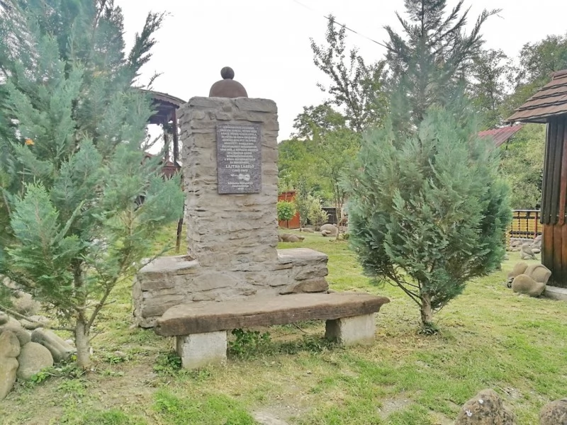 Crișeni Cazare | Casă de oaspeți (K1128-33) Imaginea poate fi supusă drepturilor de autor. Se recomandă contactarea titularului drepturilor.