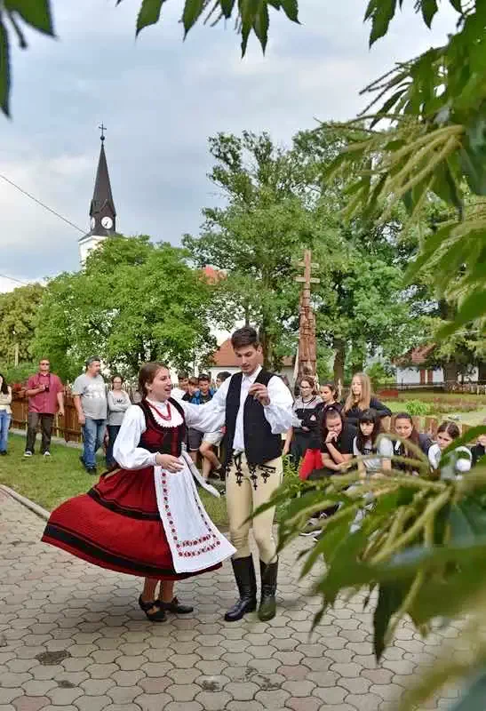 Farkaslaka Szállás | Panzió (K0356-34) A kép szerzői jogvédelem alatt állhat. Javasolt a kapcsolatfelvétel a jog tulajdonossal.