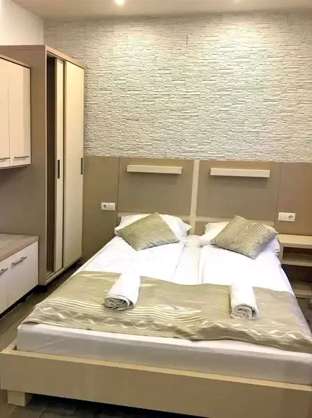 Seghedin Cazare | Motel (K0427-7) Imaginea poate fi supusă drepturilor de autor. Se recomandă contactarea titularului drepturilor.