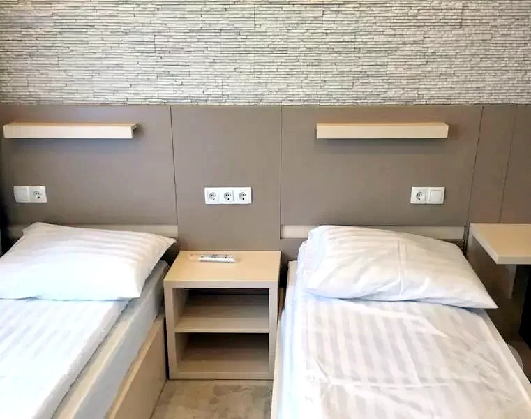 Seghedin Cazare | Motel (K0427-20) Imaginea poate fi supusă drepturilor de autor. Se recomandă contactarea titularului drepturilor.