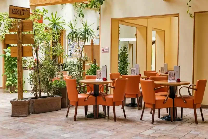  Cazare | Pensiune turistică (K0825-3) Imaginea poate fi supusă drepturilor de autor. Se recomandă contactarea titularului drepturilor.