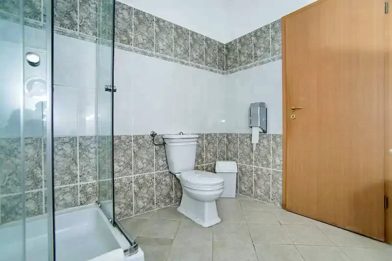  Cazare | Pensiune turistică (K0825-5) Imaginea poate fi supusă drepturilor de autor. Se recomandă contactarea titularului drepturilor.