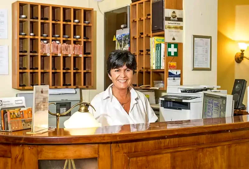  Cazare | Pensiune turistică (K0825-17) Imaginea poate fi supusă drepturilor de autor. Se recomandă contactarea titularului drepturilor.